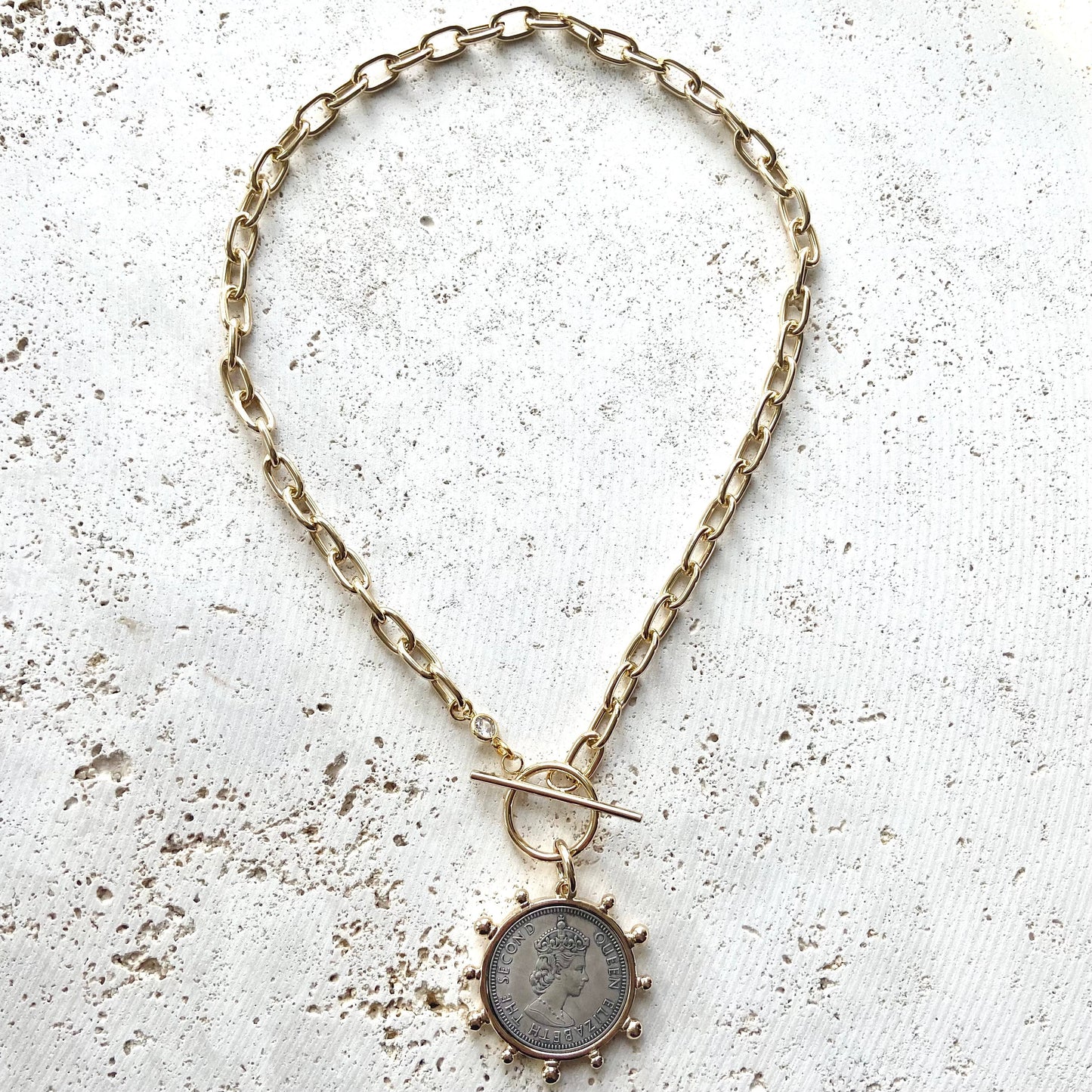 Queen Elizabeth coin necklace royal england UK jewelry