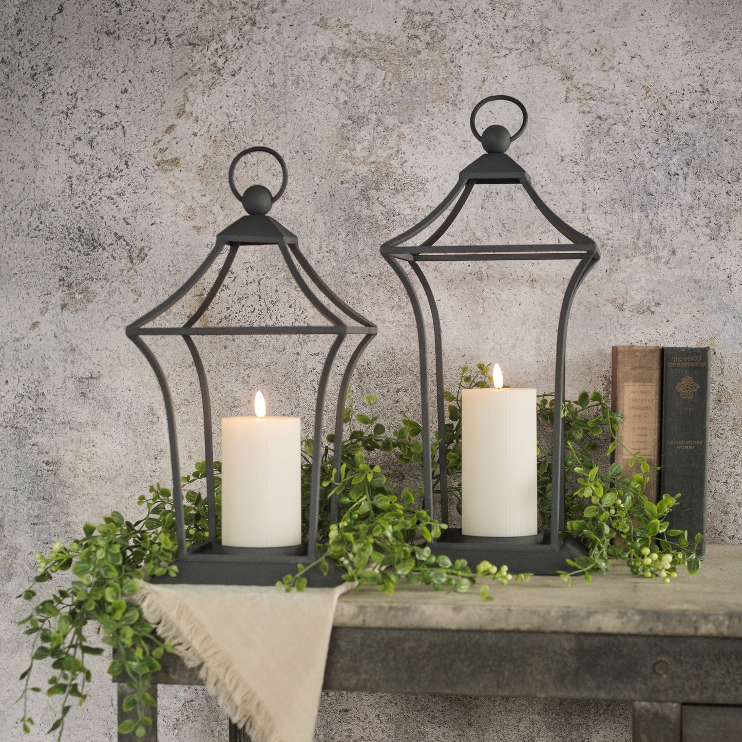 14.5" HERITAGE LANTERN