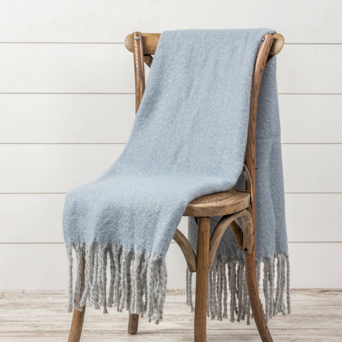 BLUE TASSEL THROW