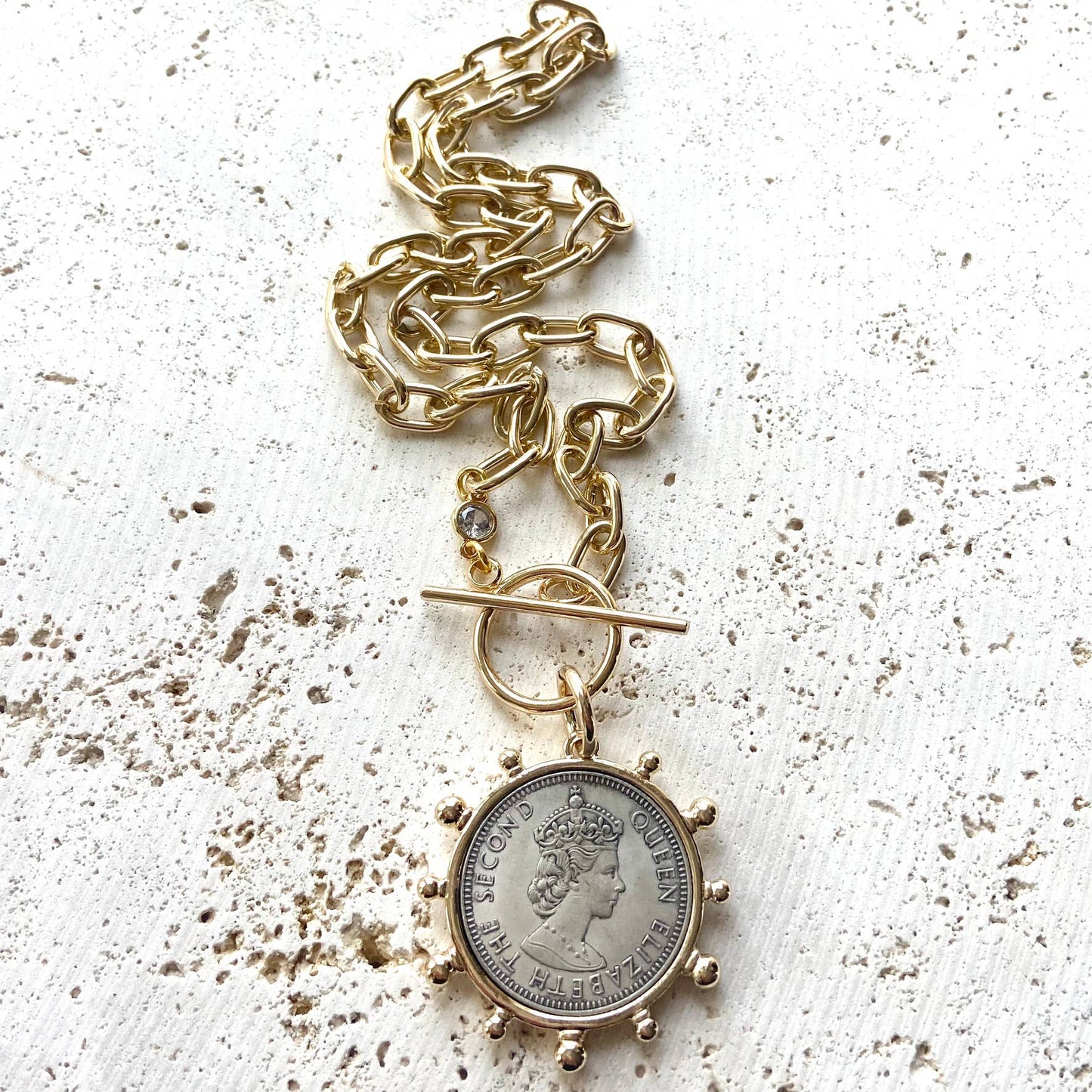 Queen Elizabeth coin necklace royal england UK jewelry