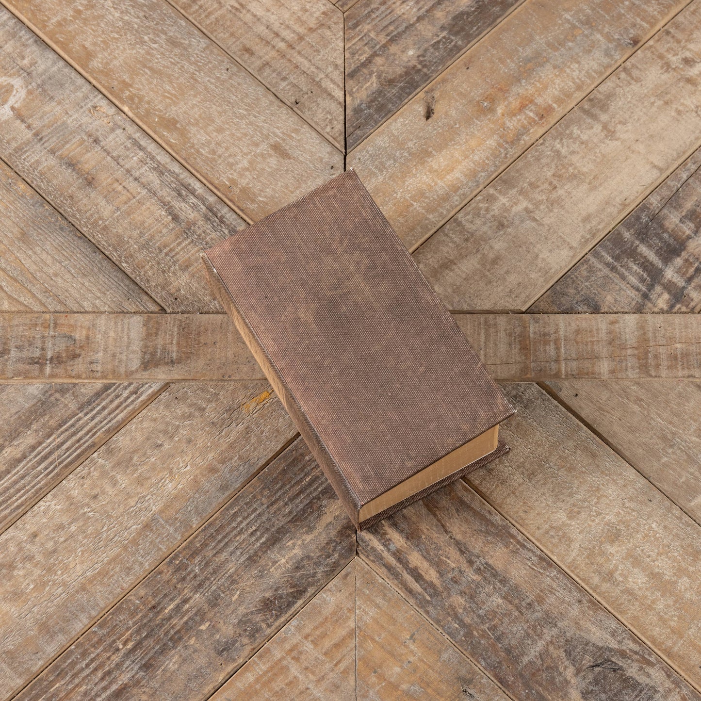 7" AMERICAN BIOGRAPHY JOURNAL