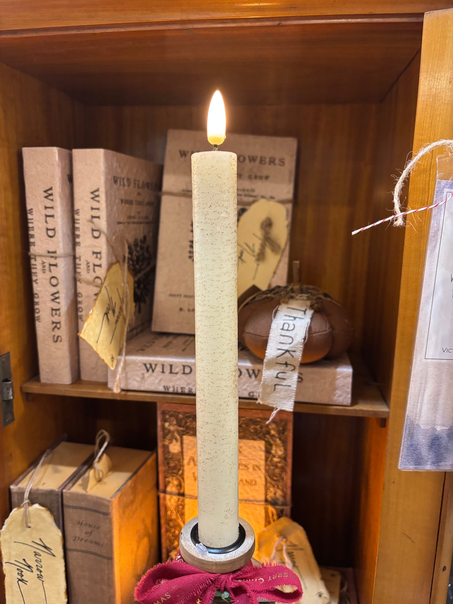 SET/2 - 9.5" 3D FLICKERING FLAME "CREAM" TAPER CANDLES (6 hour Timer)