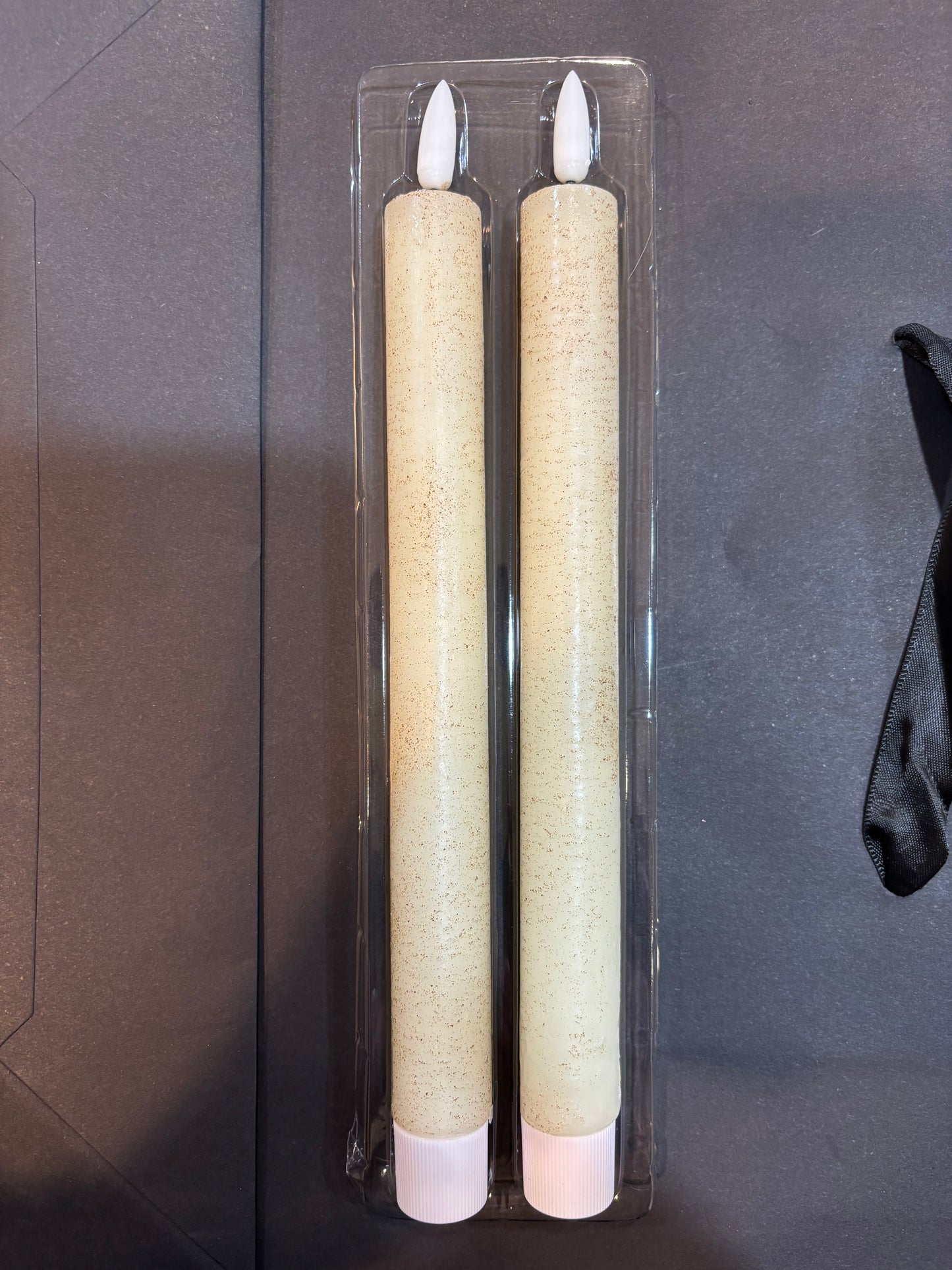 SET/2 - 9.5" 3D FLICKERING FLAME "CREAM" TAPER CANDLES (6 hour Timer)